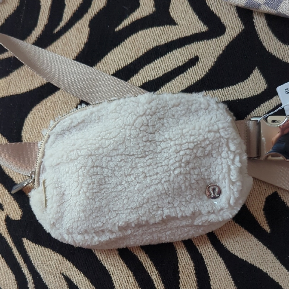 lululemon athletica Off-White Sherpa Crossbody Bag